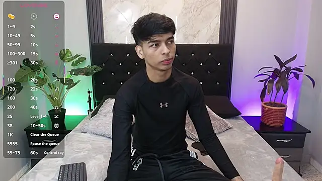 OnlyJos online show from November 5, 2025, 7:39 pm