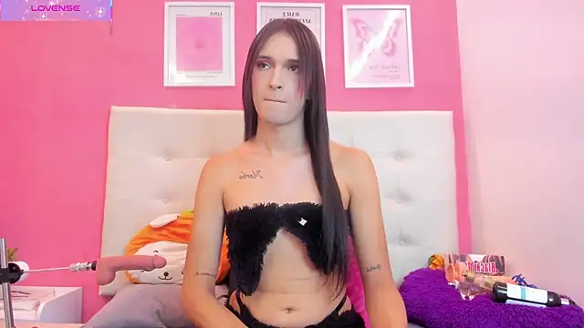 Snapshot of Macarena_05 chatting on November 3, 2025, 1:44 am Macarena 05 online show from November 3, 2025, 1:44 am