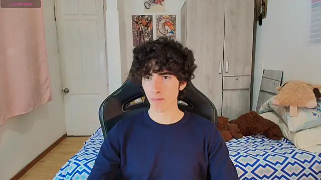 Nude Boy18 online show from April 7, 2026, 3:30 am