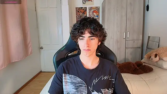 Snapshot of Nude_Boy18 chatting on December 18, 2025, 1:55 am Nude Boy18 online show from December 18, 2025, 1:55 am