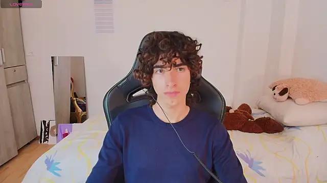 Nude Boy18 online show from March 6, 2026, 8:15 pm