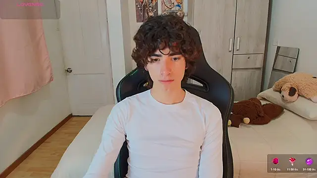 Snapshot of Nude_Boy18 chatting on December 16, 2025, 2:27 am Nude Boy18 online show from December 16, 2025, 2:27 am