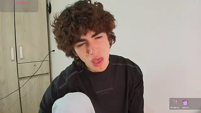 Snapshot of Nude_Boy18 chatting on November 9, 2025, 1:09 am Nude Boy18 online show from November 9, 2025, 1:09 am