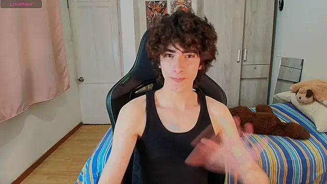 Snapshot of Nude_Boy18 chatting on November 30, 2025, 12:44 am Nude Boy18 online show from November 30, 2025, 12:44 am