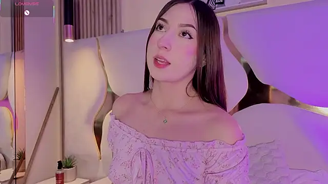 SofiJones  online show from February 7, 2026, 9:23 pm