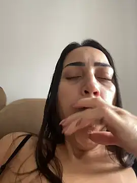 lucioliveira online show from April 1, 2026, 1:52 pm