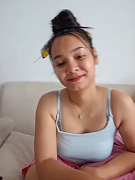 Natural Asian Girl online show from March 24, 2026, 8:03 am