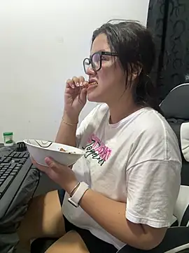 Snapshot of lunita_sweet5 chatting on July 12, 2026, 5:52 am lunita sweet5 online show from July 12, 2026, 5:52 am