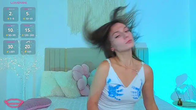 Snapshot of Little_mia__ chatting on October 5, 2025, 10:00 pm Little mia   online show from October 5, 2025, 10:00 pm