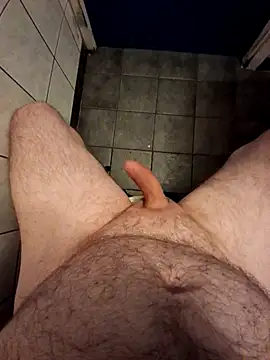 Snapshot of pettson72 chatting on October 25, 2025, 5:46 pm pettson72 online show from October 25, 2025, 5:46 pm