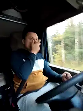 Snapshot of Amberdual chatting on October 27, 2025, 7:09 am Amberdual online show from October 27, 2025, 7:09 am