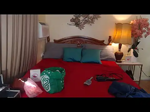 Snapshot of TyraEvangelista chatting on November 12, 2025, 2:59 am TyraEvangelista online show from November 12, 2025, 2:59 am