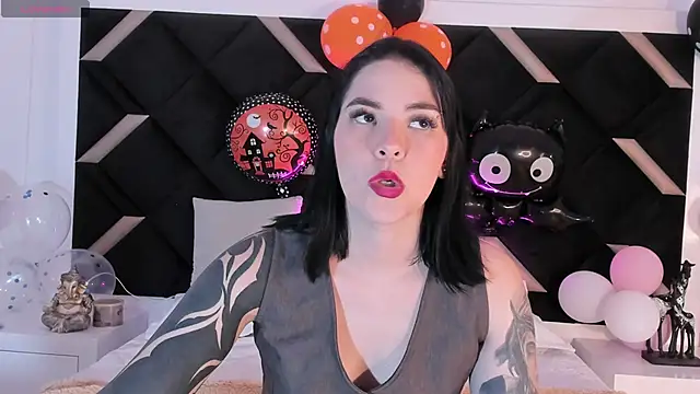 Snapshot of kate_cass chatting on October 26, 2025, 3:29 am kate cass online show from October 26, 2025, 3:29 am