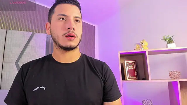 Axel grey  online show from March 10, 2026, 12:42 pm