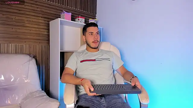 Axel grey  online show from October 1, 2025, 12:31 pm