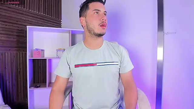 Axel grey  online show from November 6, 2025, 12:20 pm