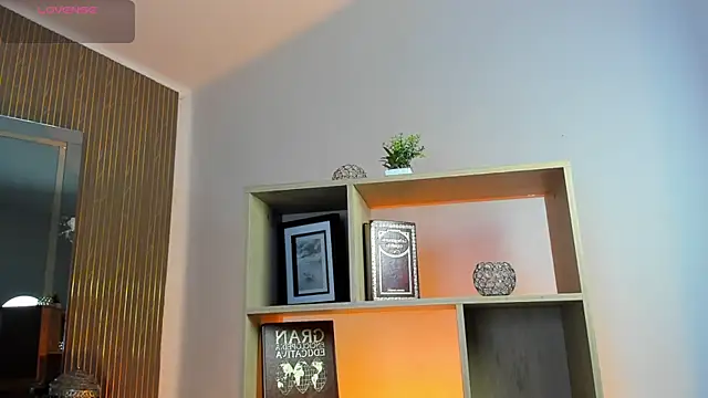 Axel grey  online show from April 17, 2026, 12:52 pm