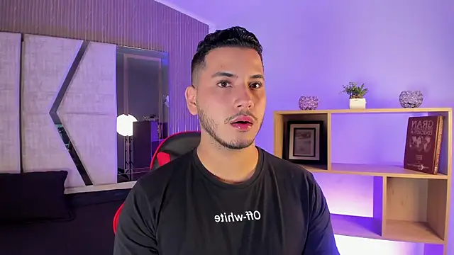 Snapshot of Axel_grey_ chatting on July 11, 2026, 12:38 pm Axel grey online show from July 11, 2026, 12:38 pm