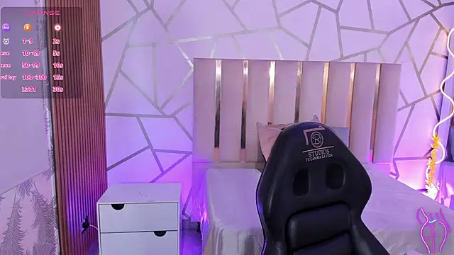 CYRUS TAY online show from April 18, 2026, 12:07 pm