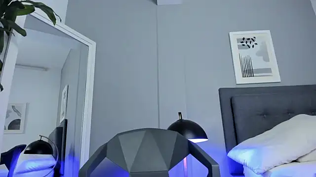 Tylerffoxx online show from November 2, 2025, 8:58 pm