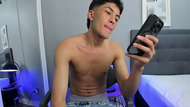 Tylerffoxx online show from November 5, 2025, 9:29 pm