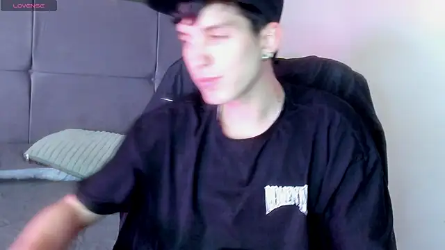 Snapshot of Jheampiiero chatting on March 3, 2026, 8:27 pm Jheampiiero online show from March 3, 2026, 8:27 pm