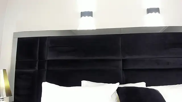 CarolineLee  online show from March 30, 2026, 10:33 pm