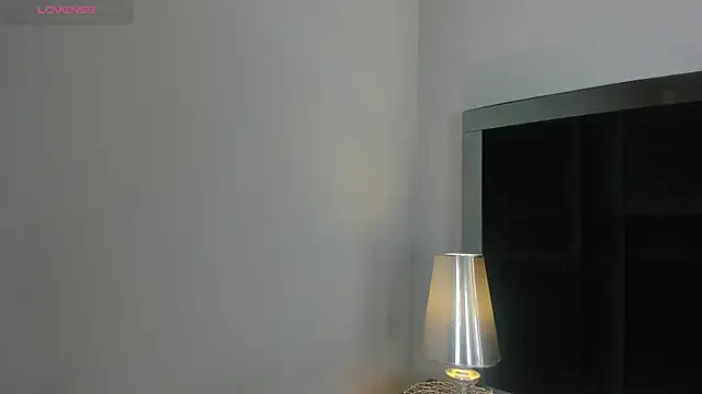 CarolineLee  online show from March 26, 2026, 10:40 pm