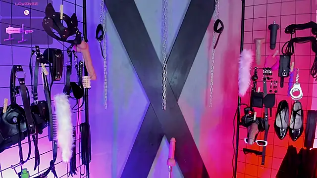 Snapshot of VictoryaLiah_BDSM chatting on November 11, 2025, 10:43 am VictoryaLiah BDSM online show from November 11, 2025, 10:43 am