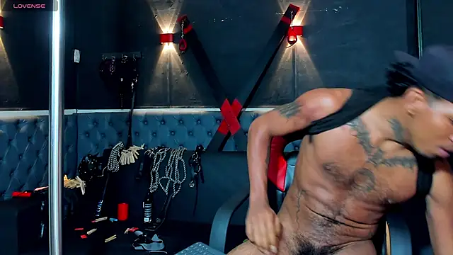 Snapshot of DIEGO_WICKED chatting on November 26, 2025, 1:22 pm DIEGO WICKED online show from November 26, 2025, 1:22 pm