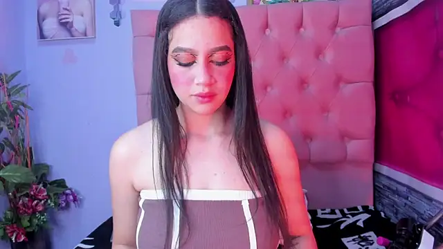 Megan Luxe online show from November 16, 2025, 6:18 am