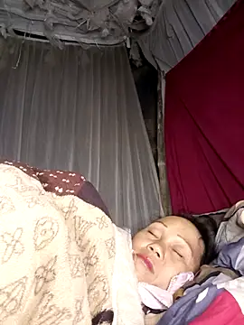 MaiHoa69 online show from December 2, 2025, 5:36 pm