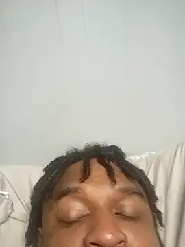 Snapshot of Longthickdick33 chatting on November 6, 2025, 8:18 am Longthickdick33 online show from November 6, 2025, 8:18 am