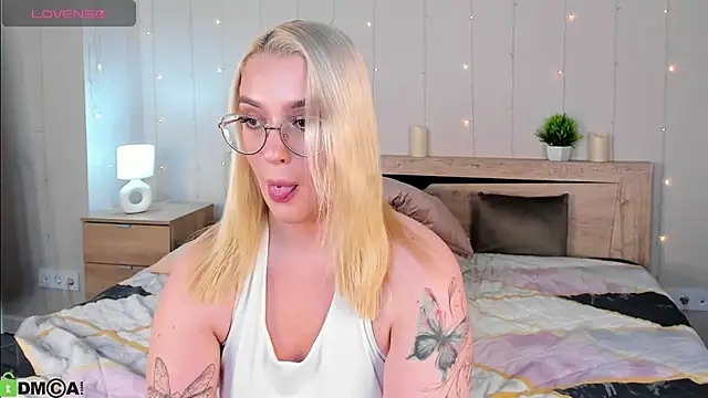 Vickie Nelsson online show from October 21, 2025, 9:09 am