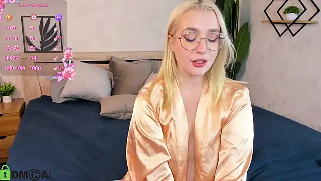 Vickie Nelsson online show from October 15, 2025, 9:56 pm