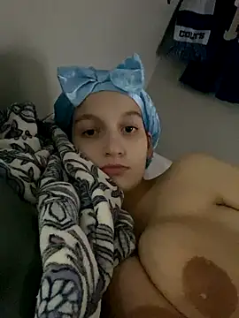 Snapshot of madsdeluxe chatting on September 10, 2025, 7:13 pm madsdeluxe online show from September 10, 2025, 7:13 pm