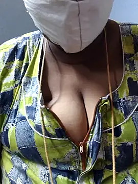 Snapshot of TAMIL_ELAKKIYA chatting on November 26, 2025, 4:01 am TAMIL ELAKKIYA online show from November 26, 2025, 4:01 am