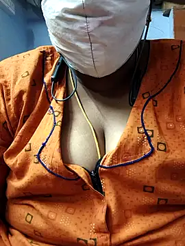 Snapshot of TAMIL_ELAKKIYA chatting on December 14, 2025, 5:40 pm TAMIL ELAKKIYA online show from December 14, 2025, 5:40 pm