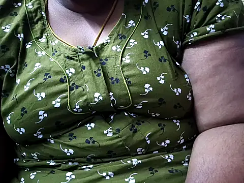 Snapshot of TAMIL_ELAKKIYA chatting on February 1, 2026, 10:41 pm TAMIL ELAKKIYA online show from February 1, 2026, 10:41 pm