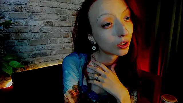 Snapshot of Daria_J chatting on September 22, 2025, 4:18 am Daria J online show from September 22, 2025, 4:18 am