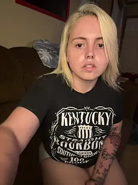 JuicyExxxperience online show from April 4, 2026, 10:44 am