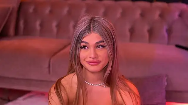 BellaNoirre online show from March 8, 2026, 2:04 am