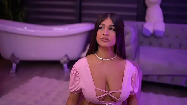 Snapshot of BellaNoirre chatting on October 26, 2025, 6:30 pm BellaNoirre online show from October 26, 2025, 6:30 pm