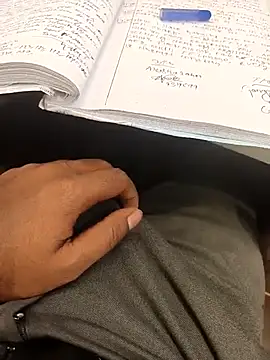 hotboy43339 online show from October 31, 2025, 5:48 am