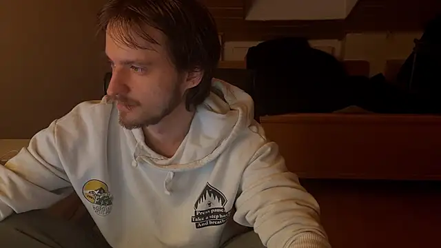 Snapshot of Bez3ybik chatting on February 13, 2026, 4:56 am Bez3ybik online show from February 13, 2026, 4:56 am