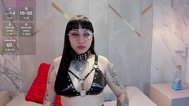 Snapshot of Ravenna666_ chatting on November 27, 2025, 1:11 pm Ravenna666 online show from November 27, 2025, 1:11 pm