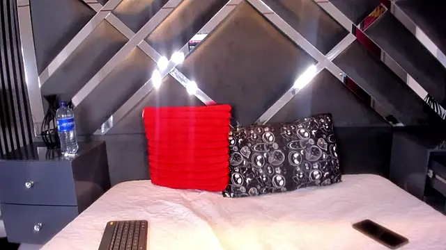 Snapshot of Ravenna666_ chatting on September 10, 2025, 1:21 pm Ravenna666 online show from September 10, 2025, 1:21 pm