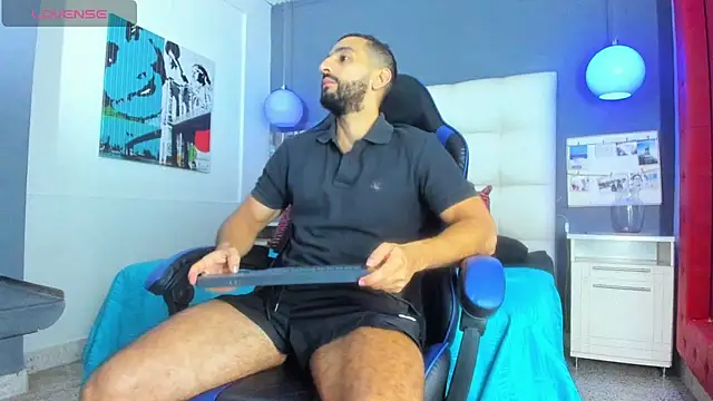 Yiyo10  online show from March 31, 2026, 9:06 pm