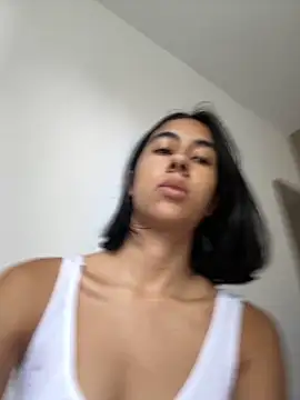 Kassie Collins online show from December 3, 2025, 3:44 pm