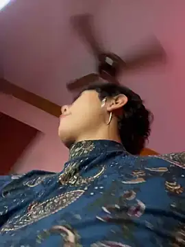 ZahaRose online show from November 28, 2025, 3:28 am